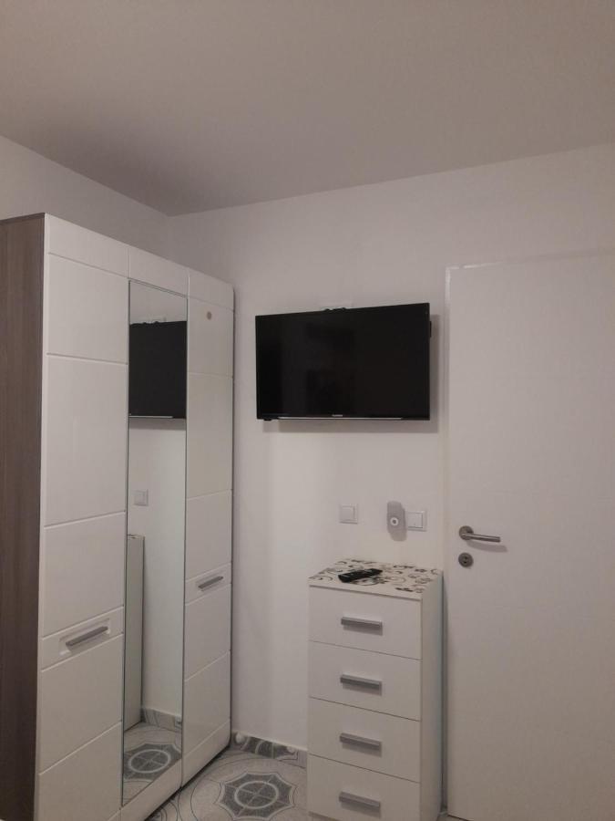 Apartments Donella อูมัค ภายนอก รูปภาพ
