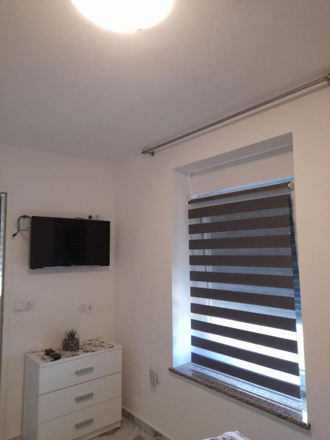 Apartments Donella อูมัค ภายนอก รูปภาพ