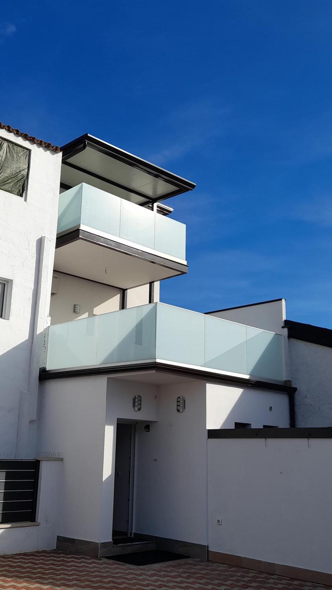 Apartments Donella อูมัค ภายนอก รูปภาพ