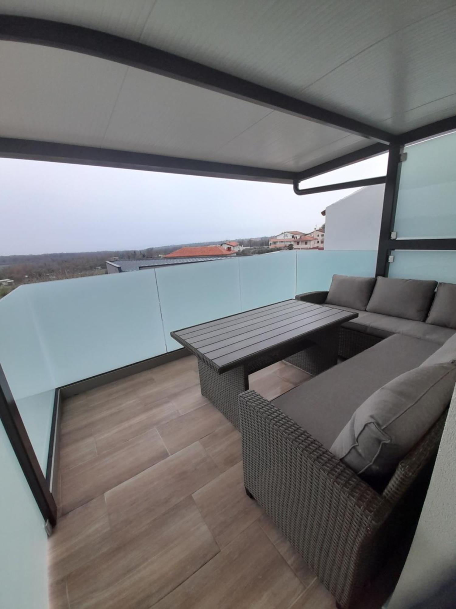 Apartments Donella อูมัค ภายนอก รูปภาพ