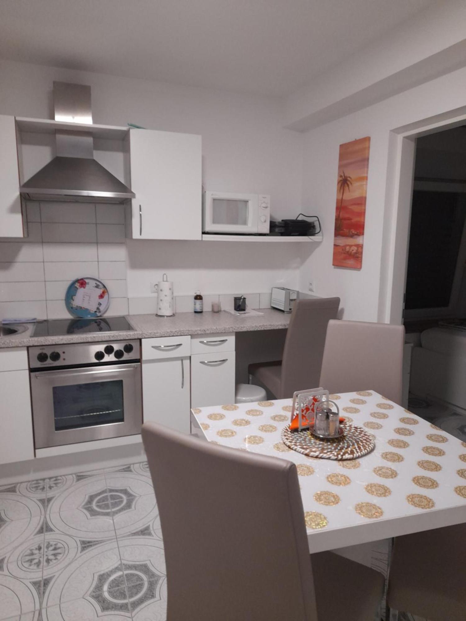 Apartments Donella อูมัค ภายนอก รูปภาพ