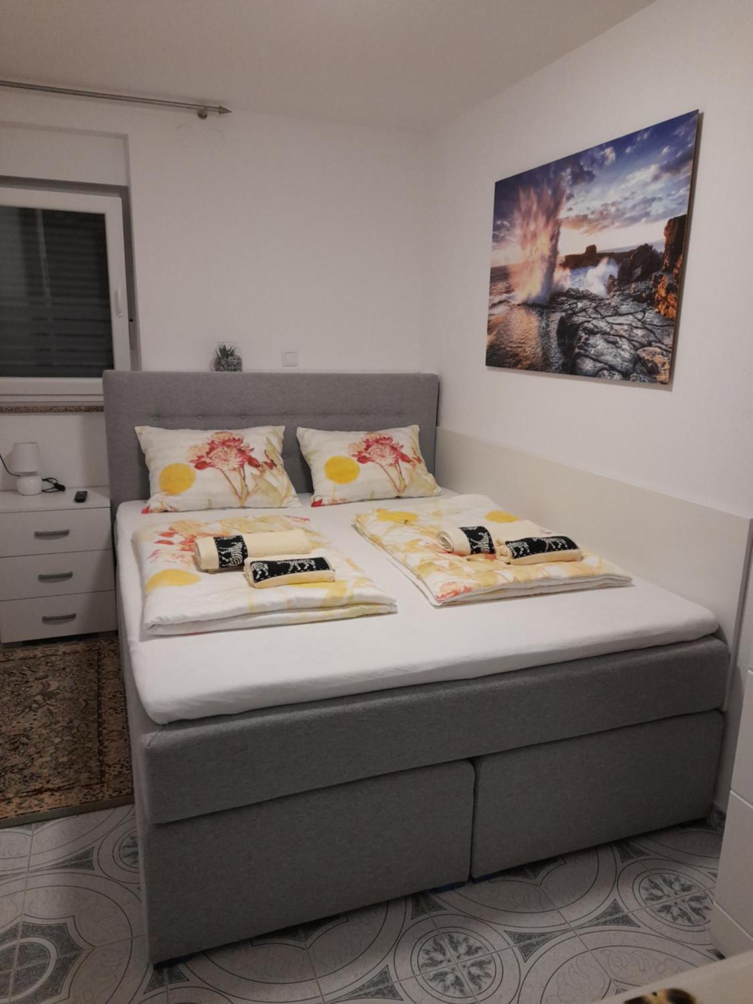 Apartments Donella อูมัค ภายนอก รูปภาพ