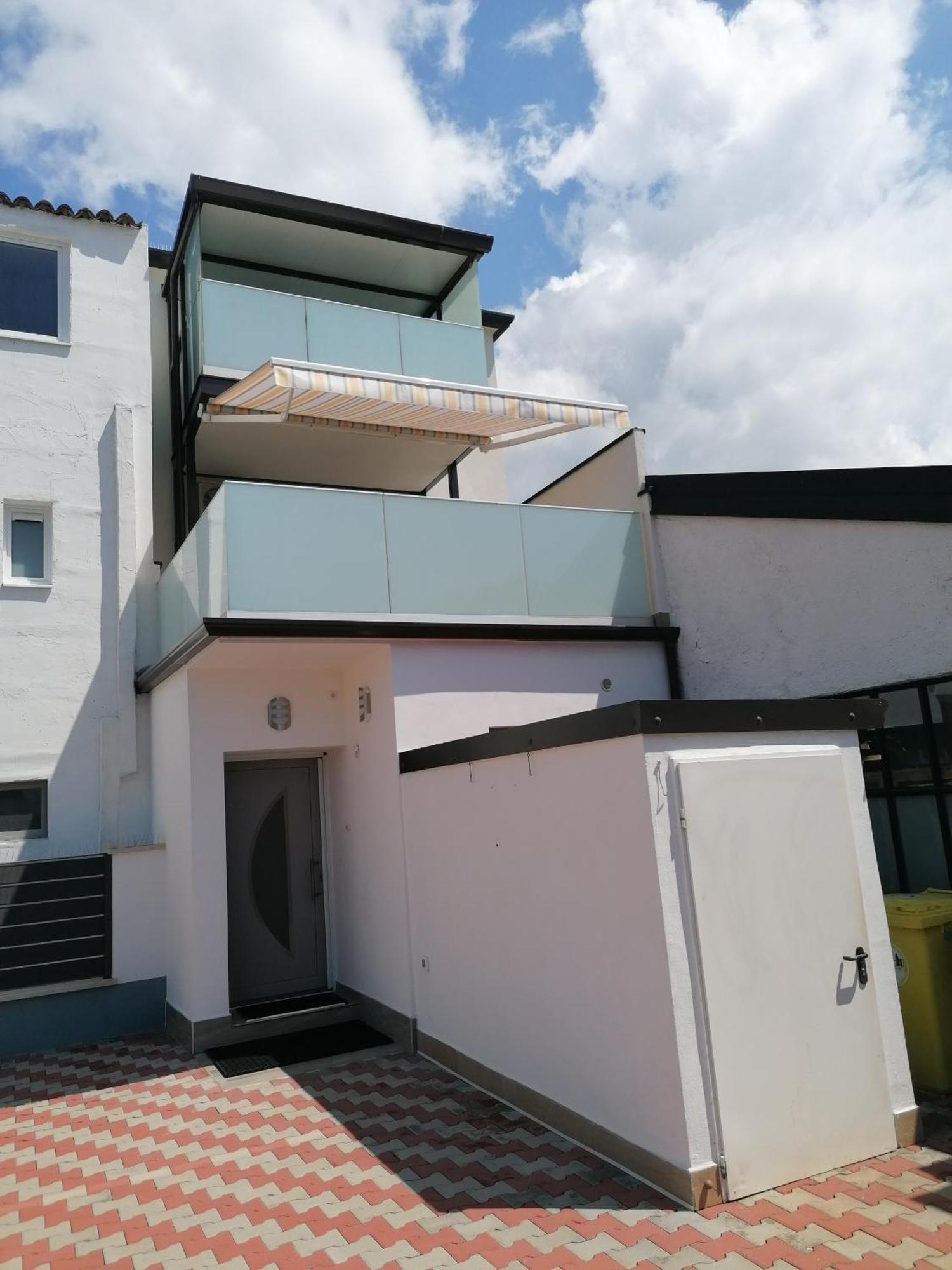 Apartments Donella อูมัค ภายนอก รูปภาพ